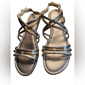 Clarks Women’s 9M metallic crossover thin straps made in Italy wedge sandals